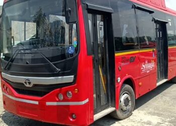 Trial run of 6 e-buses procured under Smart City project begins in Sgr