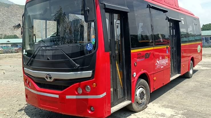 Trial run of 6 e-buses procured under Smart City project begins in Sgr