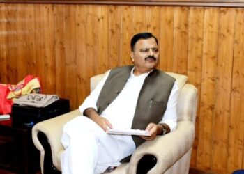 Dr. Farooq, Omar Abdullah greet people on UrsHazrat Shah Asrar-Ud-Din Wali (RA)
