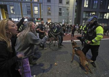 UK protesters clash with police over crime bill
