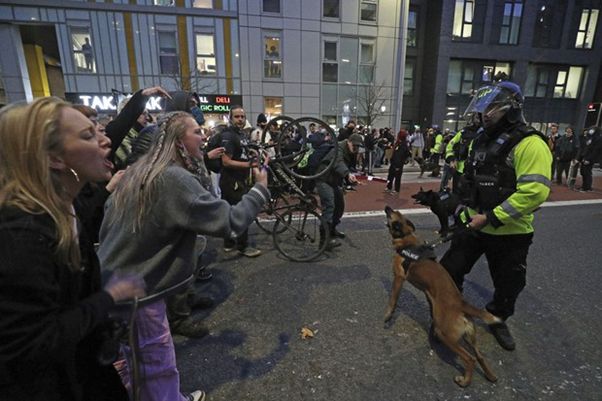 UK protesters clash with police over crime bill
