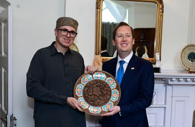 US Ambassador Calls On CM Omar , Discusses bilateral relations on tourism & economy