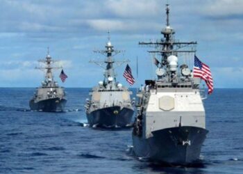 US Navy warships cross historic Hormuz transit amid peace talks