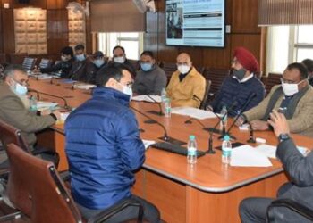 Union Food Secy reviews JKs FCS&CA progs, Appreciates deptt for making it more transparent & target oriented
