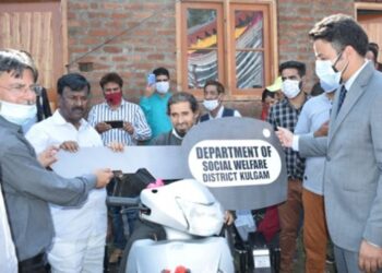 Union MOS for Social Justice & Empowerment visits Kulgam