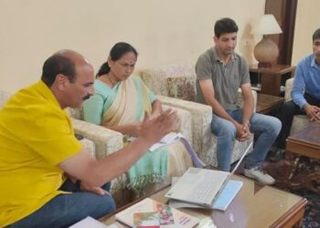 Union MoS AFW reviews functioning of Agriculture, Horticulture Deptts, ICAR-CITH Srinagar