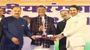 Union Minister presents second best Republic Day tableau award to J&K Official