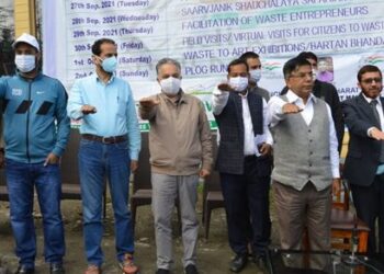 Union MoS Education visits Gulmarg, leads Swachh Bharat Abhiyan on Gandhi Jayanti