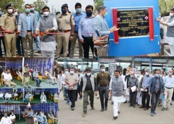Union MoS Home A K Mishra visits fruit & vegetable mandi Agler