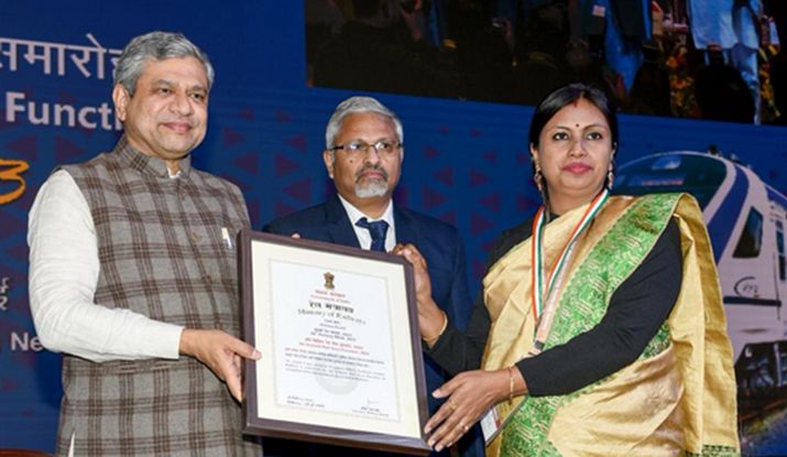 Union Railways Minister i Ashwini Vaishnaw Confers ‘Ati Vishisht Rail Seva Puraskar’ at Bharat Mandapam