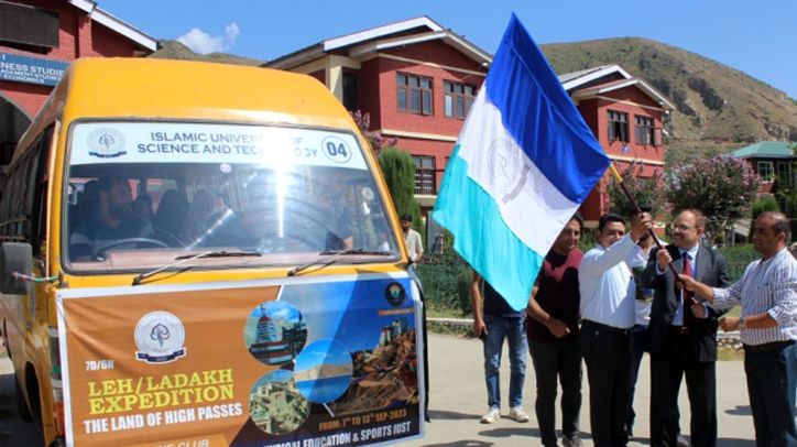 VC IUST, Flags Off Alpine Club’s Ladakh Trip