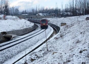 Valley witnesses season’s first snowfall, weatherman predicts dry spell till Dec 19