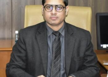 DDC Rajouri asks telecom operators to improve connectivity to mitigate public issues