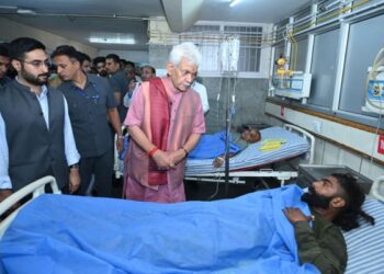 LG Visits SKIMS, Assures Best Medical Care for 39 Injured Amarnath Pilgrims