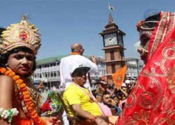 Janmashtami: Kashmiri Pandits take out Shoba Yatra in Srinagar