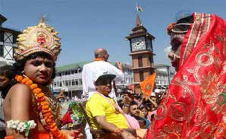 Janmashtami: Kashmiri Pandits take out Shoba Yatra in Srinagar