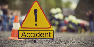 Motorcyclist killed after crashing into shop in Srinagar