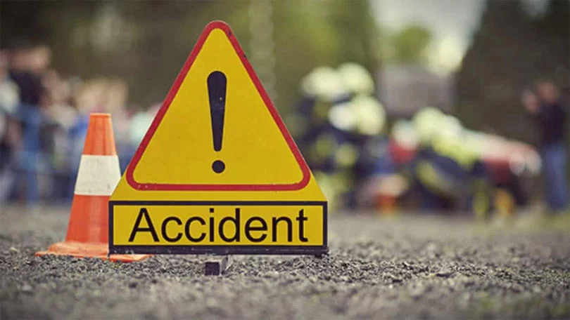 Motorcyclist killed after crashing into shop in Srinagar