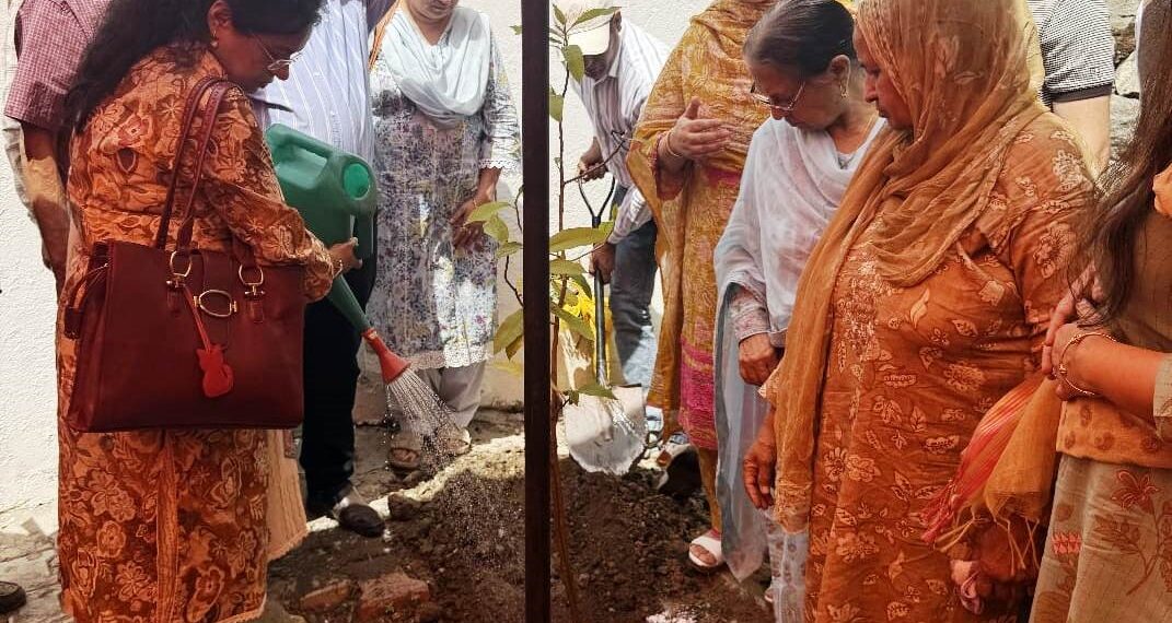 District Admin, Civil Society Rajouri pay rich tributes to Martyr Dr. Raj Kumar Thapa