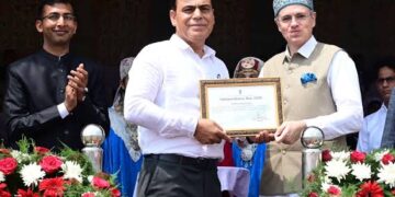 DIPR officer Syed Shakeel Andrabi receives Award of Excellence