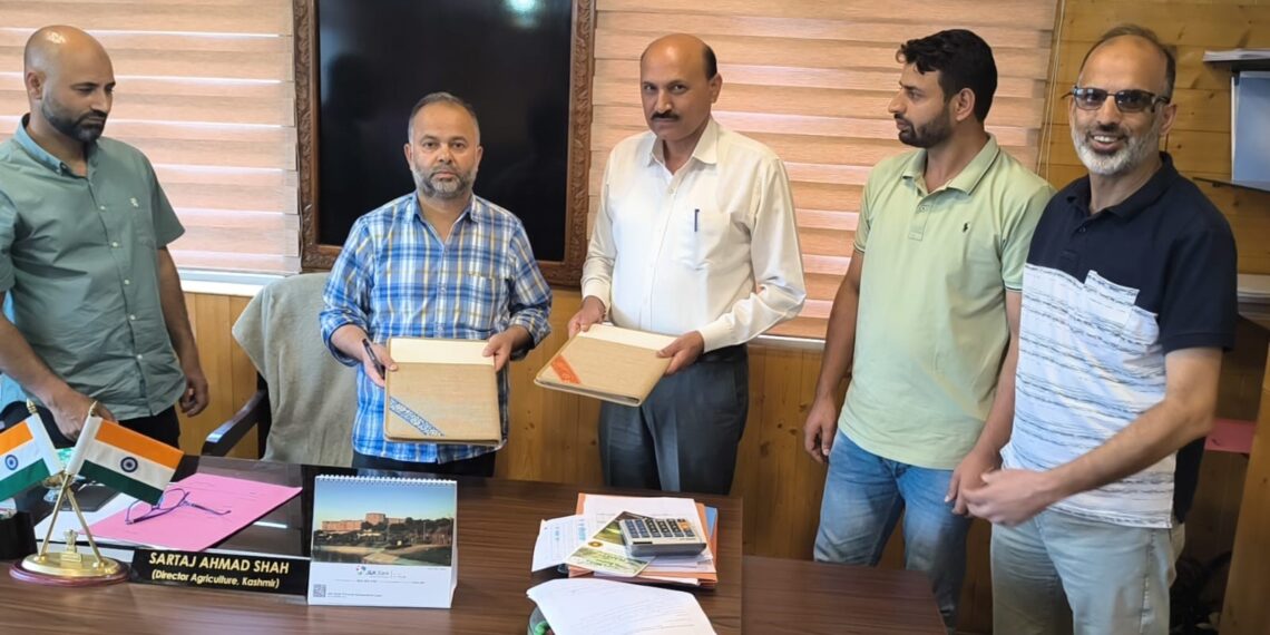 Agriculture Department Kashmir signs MoU with Deptt of posts Srinagar