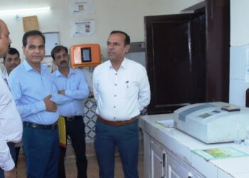 Agriculture Director Reviews Testing Labs In Jammu