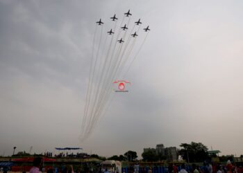 IAF’s Airshow To Commemorate 76 Years Of J&K’s Accession Enthrals Spectators