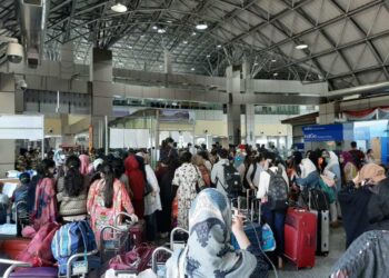 Centre-States Meet Today To Review Omicron Rules At Airports: 10 Points