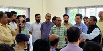 Anil Kumar visits migrant colonies at Jagti, NAGROTA; reviews development works