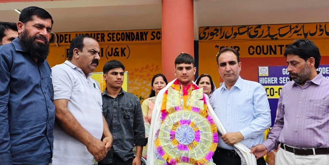 Asian Junior Boxing Champion Yasser honoured at GBMHSS Rajouri