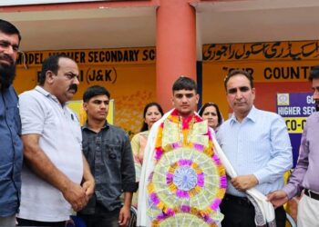 Asian Junior Boxing Champion Yasser honoured at GBMHSS Rajouri