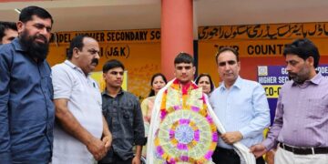 Asian Junior Boxing Champion Yasser honoured at GBMHSS Rajouri
