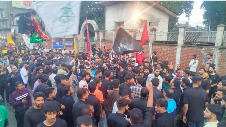 After 3 decades, 8th Muharram procession allowed through traditional routes in Srinagar