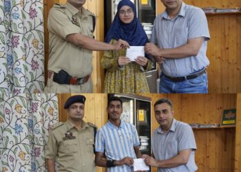 District Admin Bandipora Felicitates Student Anchors for Outstanding Performance on I-Day