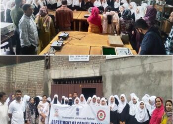 BBBP: Social Welfare deptt Srinagar organizes exposure visit for female students