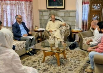 CM’s Advisor meets public delegations; reaffirms govt’s commitment to prompt redress of public issues