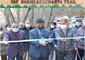 CS inaugurates Shankaracharya trekking trail, Reviews Hokersar conservation& de-weeding operations in Dal