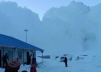 Avalanches hit Sarbal, Gurez areas, workshop damaged