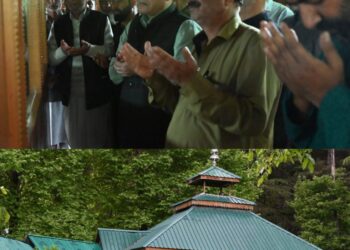 Javid Dar pays obeisance at Syed Mewaan Shah Qalander shrine, Reviews Horticulture infra in Rafiabad