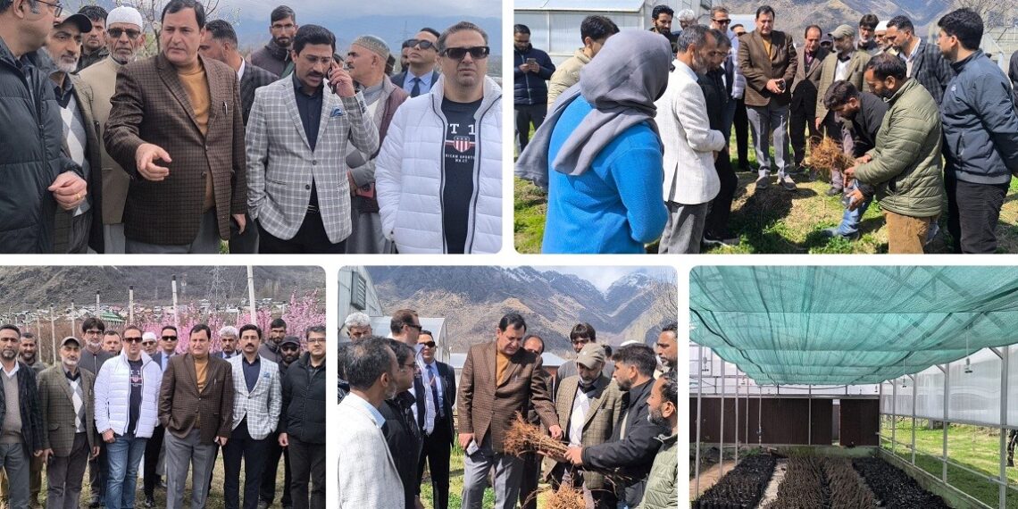 Javid Dar visits ZawooraCoE, Directs research-based practices to support farmers