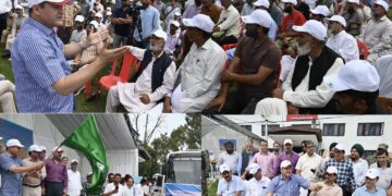 Javid Dar flags off 250 farmers for training at CITH