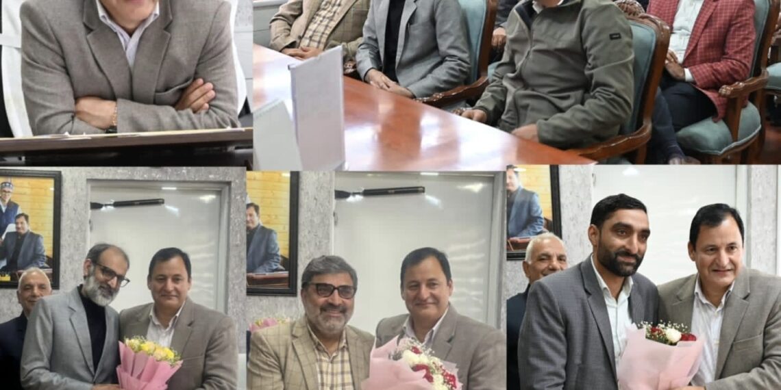 Finance & Accounts Services Employees’ Associations call on Javid Dar, Congratulate him on new assignment