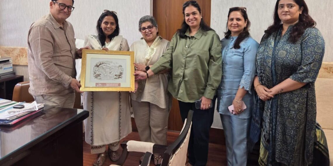 Javid Dar meets delegation of FICCI Ladies Organisation