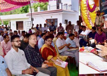 DC Kathua holds Public Grievances redressal camp at Mangloor