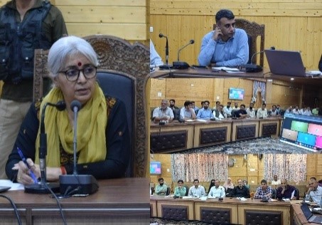 DC B’pora reviews winter stocking, Helicopter services for Gurez
