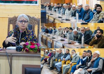 DC Bandipora interacts with Numberdars, Chowkidars on Drug Abuse Prevention