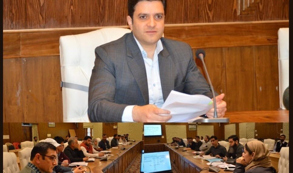 DC Budgam reviews Power Infrastructure, Renewable Energy progress with KPDCL
