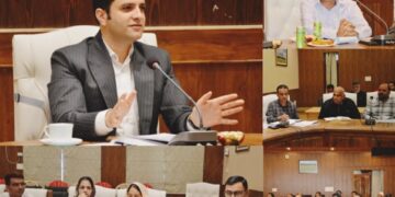 DC Budgam reviews Parcel Rail Services with Fruit Growers