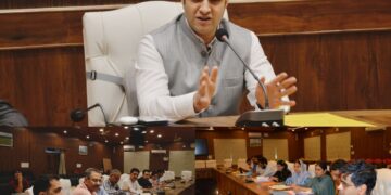 DC Budgam takes department- wise review, stresses max beneficiary coverage under Govt schemes