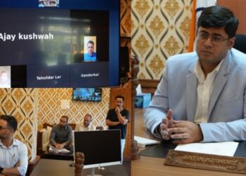DC Ganderbal reviews preparedness for Census 2027 in Snow Bound Areas